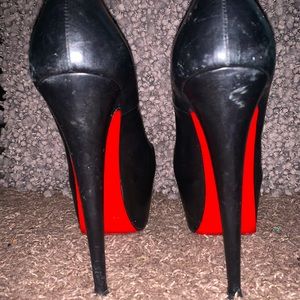 160mm authentic Christian Louboutin Daffodil